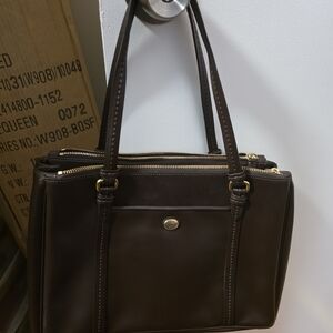 AUTHENTIC COACH BLACK LEATHER/SILVER TRIMMED PURSE